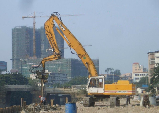 挖機(jī)打樁臂改裝、打樁臂改裝、打樁臂挖機(jī)
