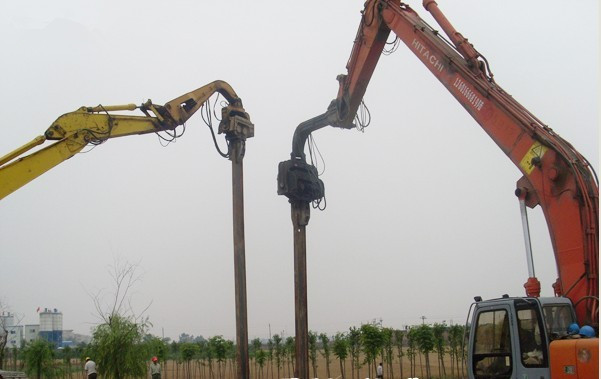 挖掘機(jī)打樁臂、打樁臂、打樁錘、挖掘機(jī)打樁臂廠家